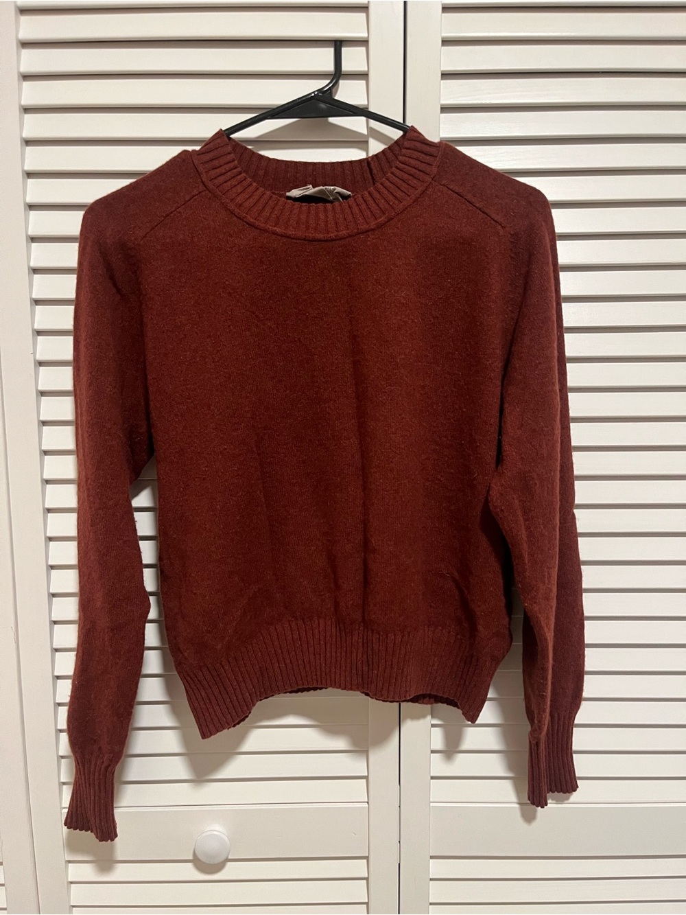 Everlane women’s sweater size M